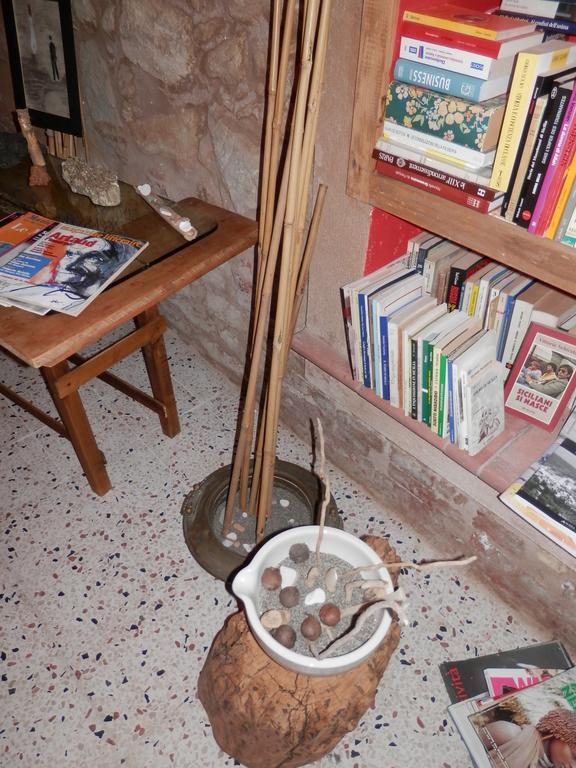 Al Fakhar Bed and Breakfast Ficarra Exterior foto
