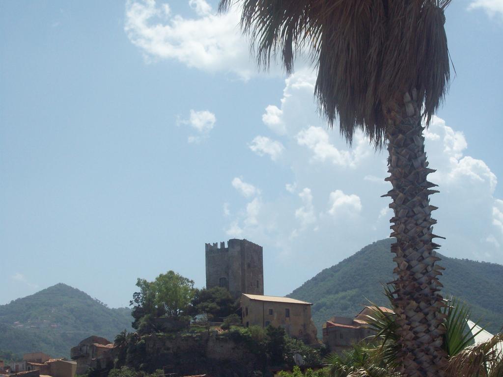 Al Fakhar Bed and Breakfast Ficarra Exterior foto